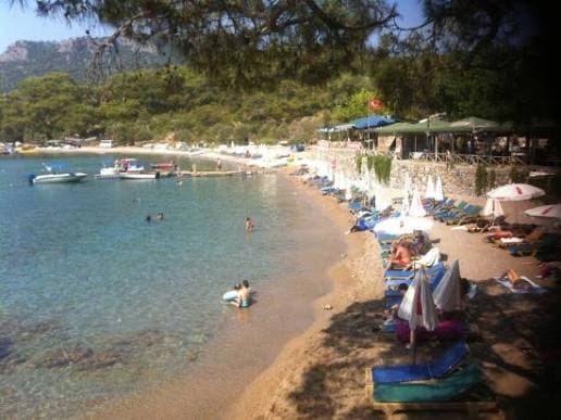Aya Nikola Adası